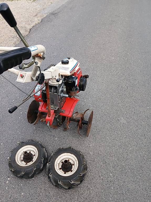 Kubota Alle Maschinen: Kubota T450 – Gebraucht aus Chandon von sam_gj5d 3