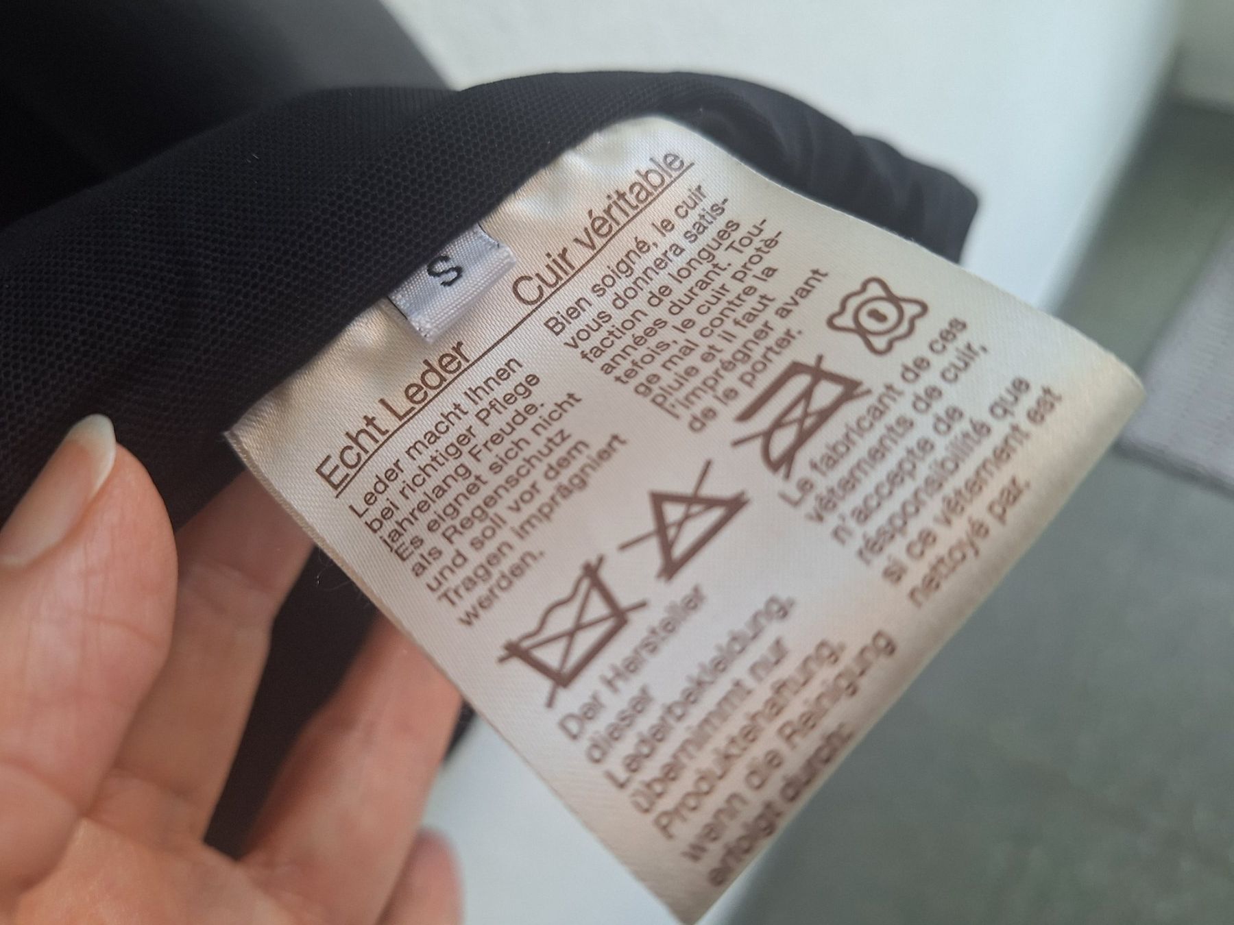 Giacche: Leichte kurze Lederjacke tailliert, Leonardo Gr. S – Usato da Zug venduto da BibiB 2