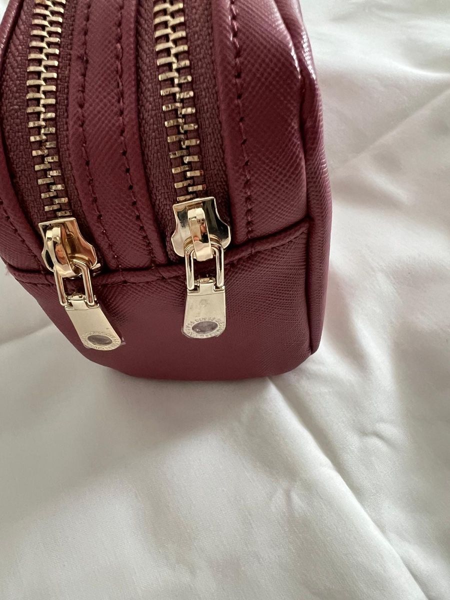 Guess Borse da donna: GUESS Beauty-Tasche / Pochette Rot – Nuovo (secondo la descrizione) da Zürich venduto da ARAG 2