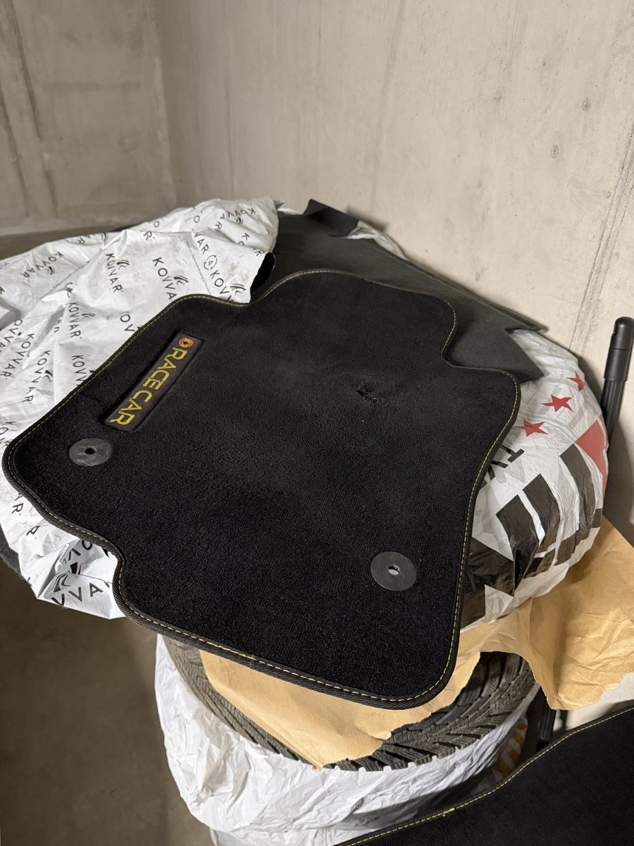 Seat Tappeti & Tappetini: Tapis Leon Cupra R – Usato da Payerne venduto da gen_c68w