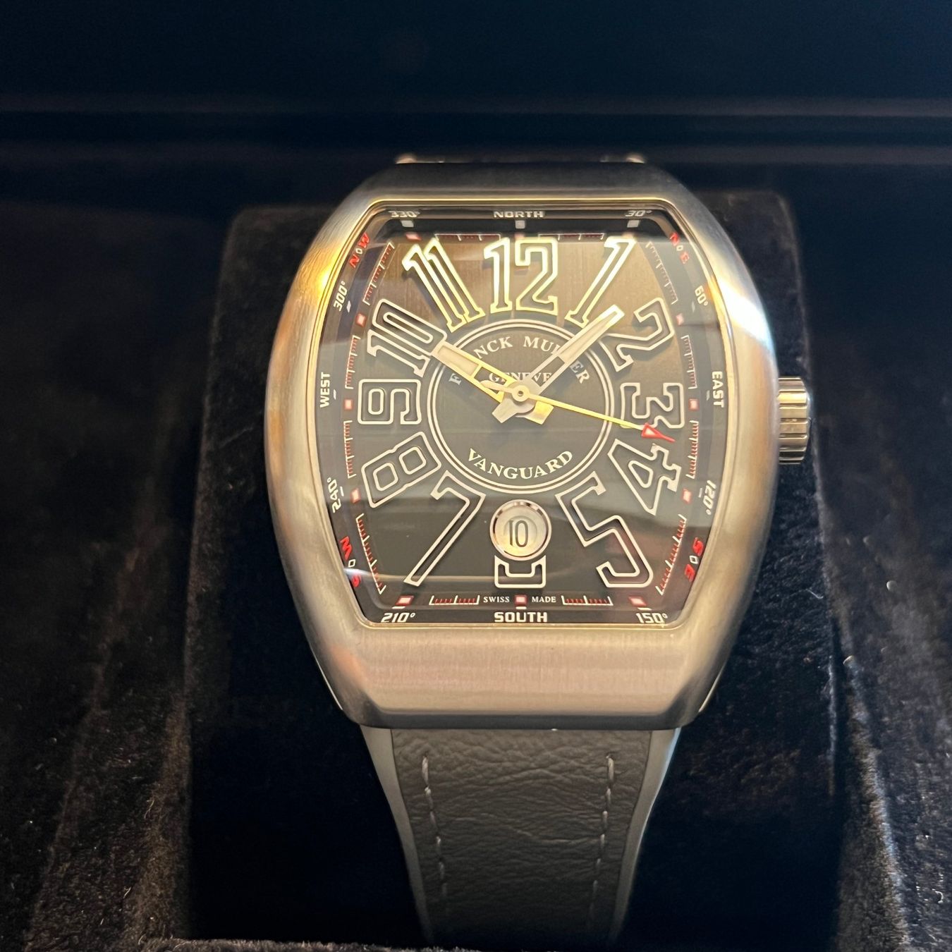 Franck Muller Montres: Franck Muller Vanguard Automatic Date Full Set V41SCDT – D'occasion à Carouge GE par Watchaser