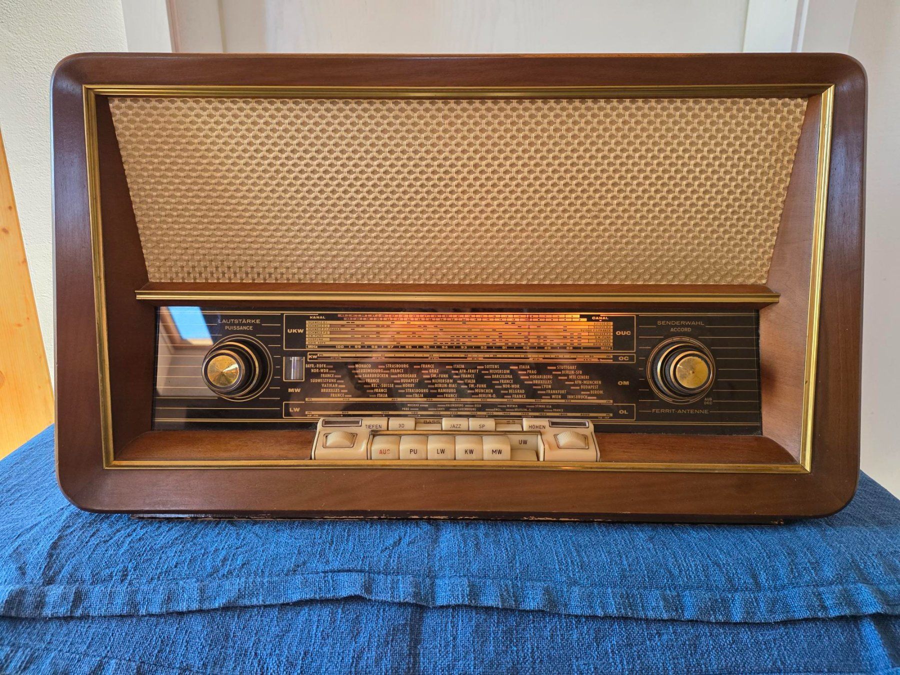Radio: Antikes Röhrenradio – Usato da Melchnau venduto da han_k5xl