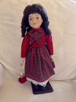Porzellan Sammlerpuppe - The Promenade Collection  Charlotte