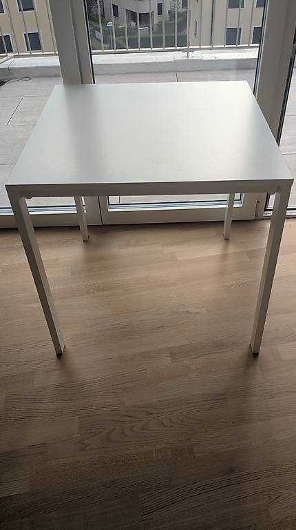 Tavoli: Weisser Ikea Tisch – Usato da Zürich venduto da nat_zjl8