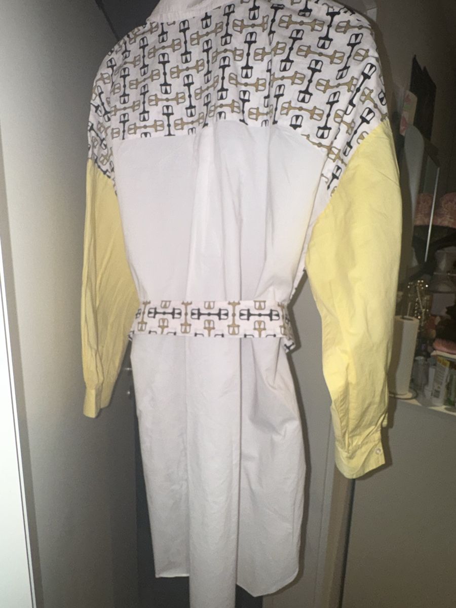 Maje Vestiti: Hemdkleid mit Muster und gelben Ärmeln Grösse M – Usato da Zürich venduto da mir_7mpq