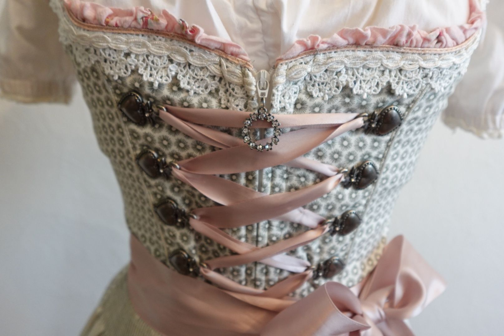 Costumi: Krüger Dirndl mit Bluse – Nuovo (secondo la descrizione) da Grüningen venduto da selinasearching 2