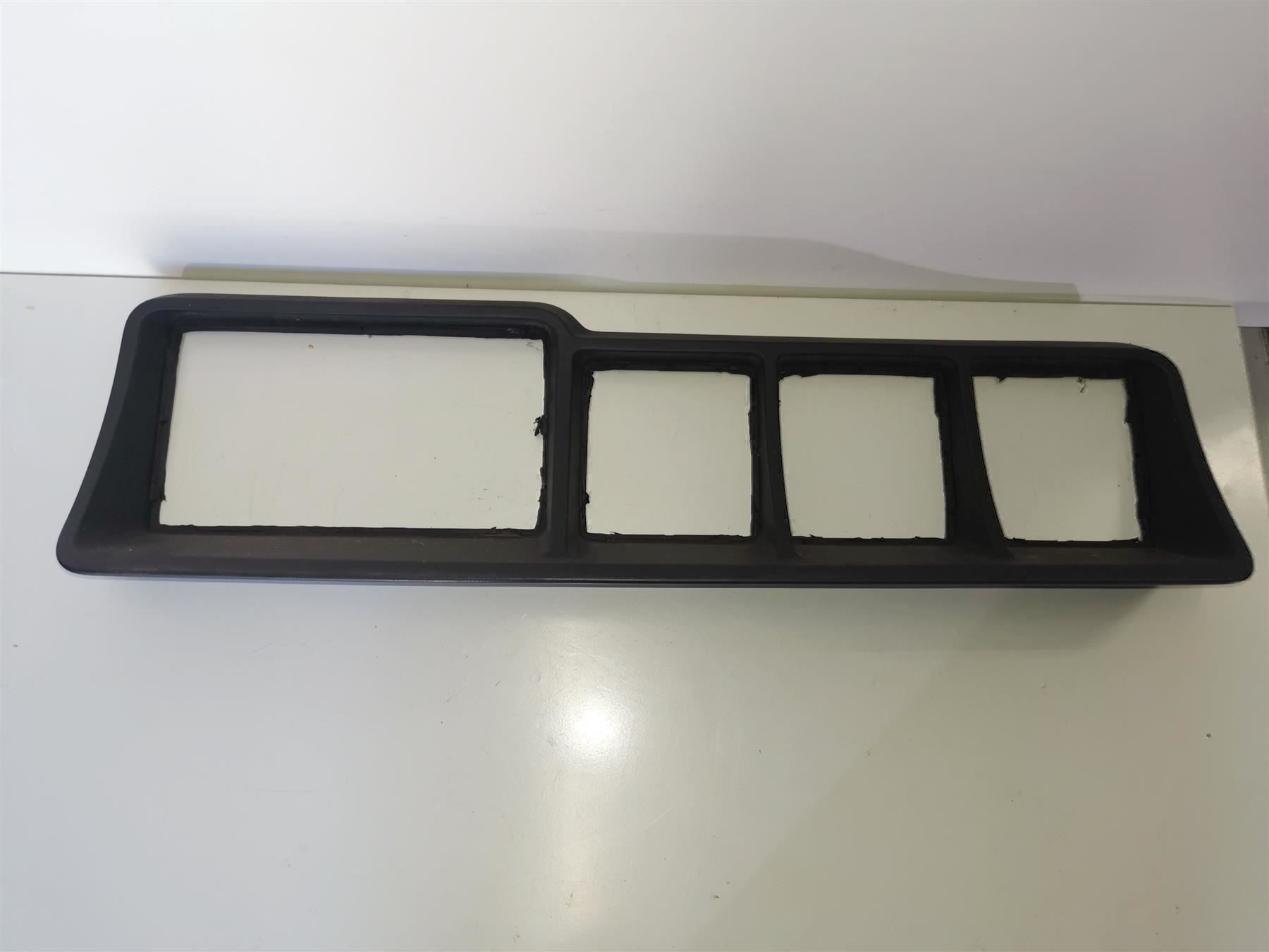 Tutti pezzi di ricambio auto: Alfa GTV 6 Instrumentenabdeckung – Usato da Thalwil venduto da Joker690 6