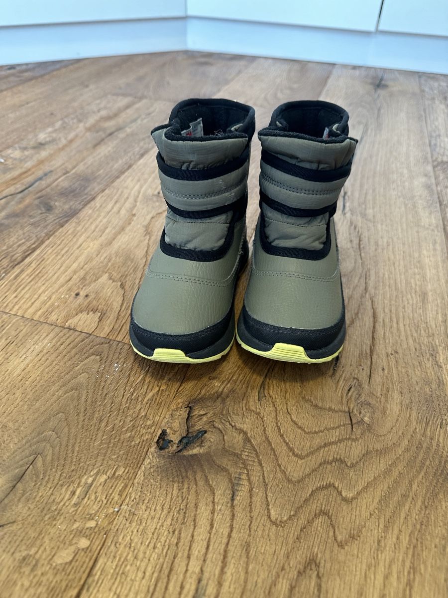 Ugg Chaussures garçon: Uggs, size 26 – D'occasion à Küssnacht am Rigi par hor_dpb7 1