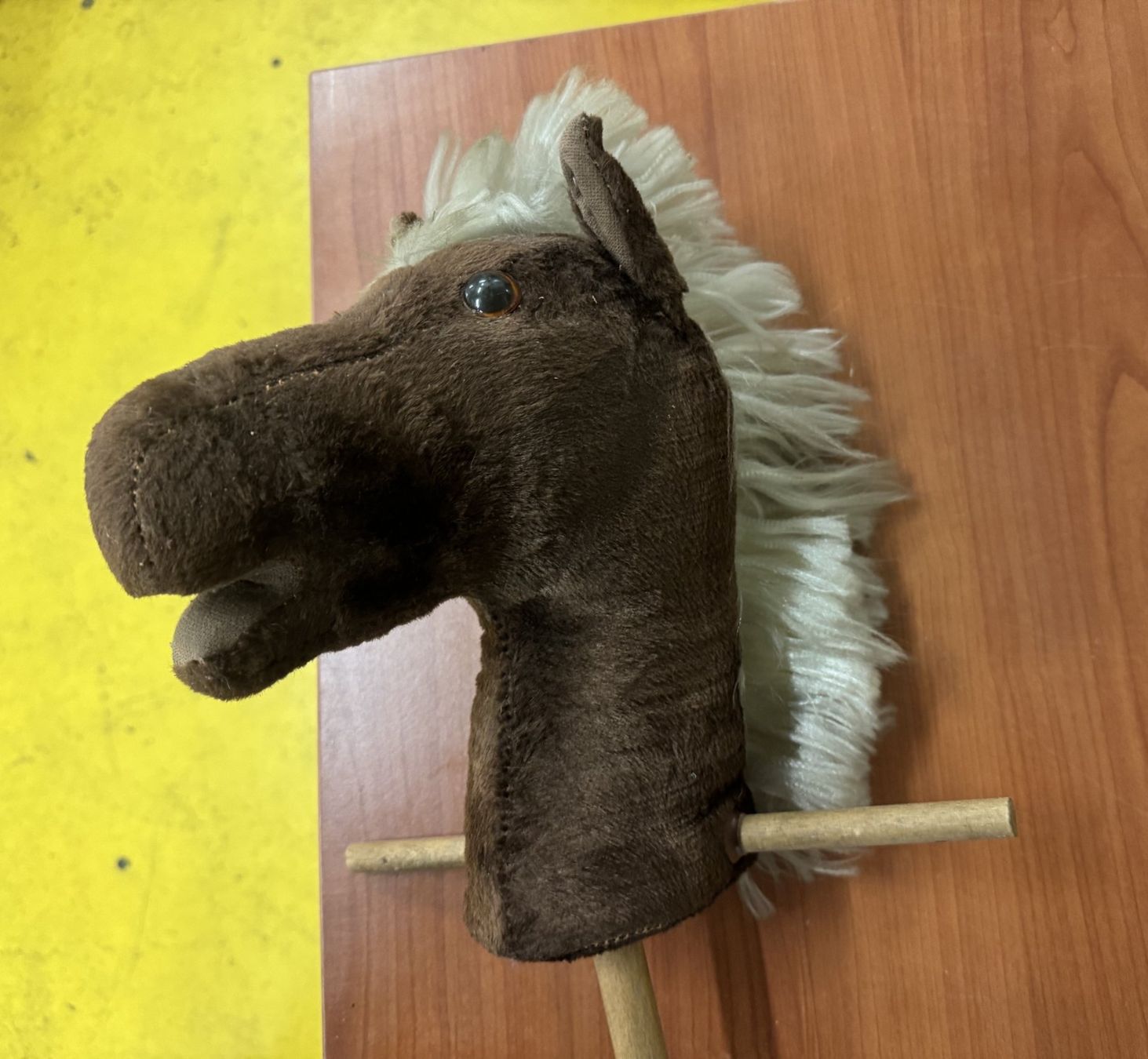 Spielzeuge: Tête de cheval avec bâton – Gebraucht aus Satigny von rob_6zj8 1