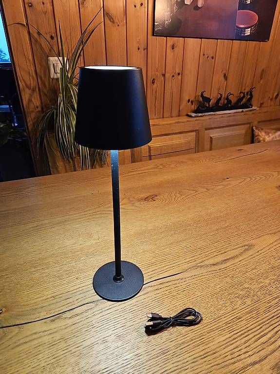 Lampade: Stehleuchte Nachttischlampe – Usato da Sisikon venduto da bryke