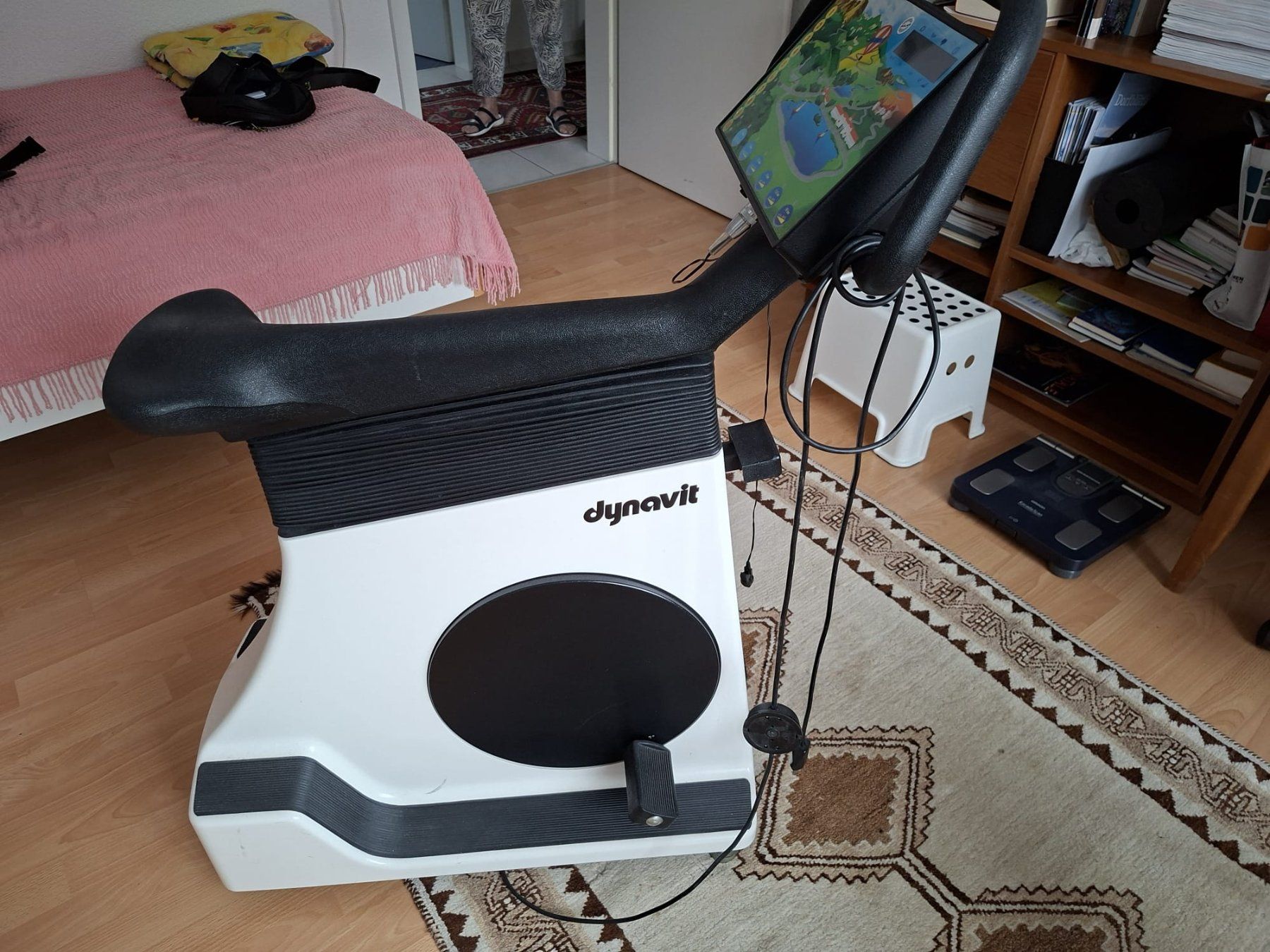 Vélos d'appartement: Dynavit Ergometer / Heimtrainer mit Trainingscomputer – D'occasion à St. Niklausen LU par Kamelo 1