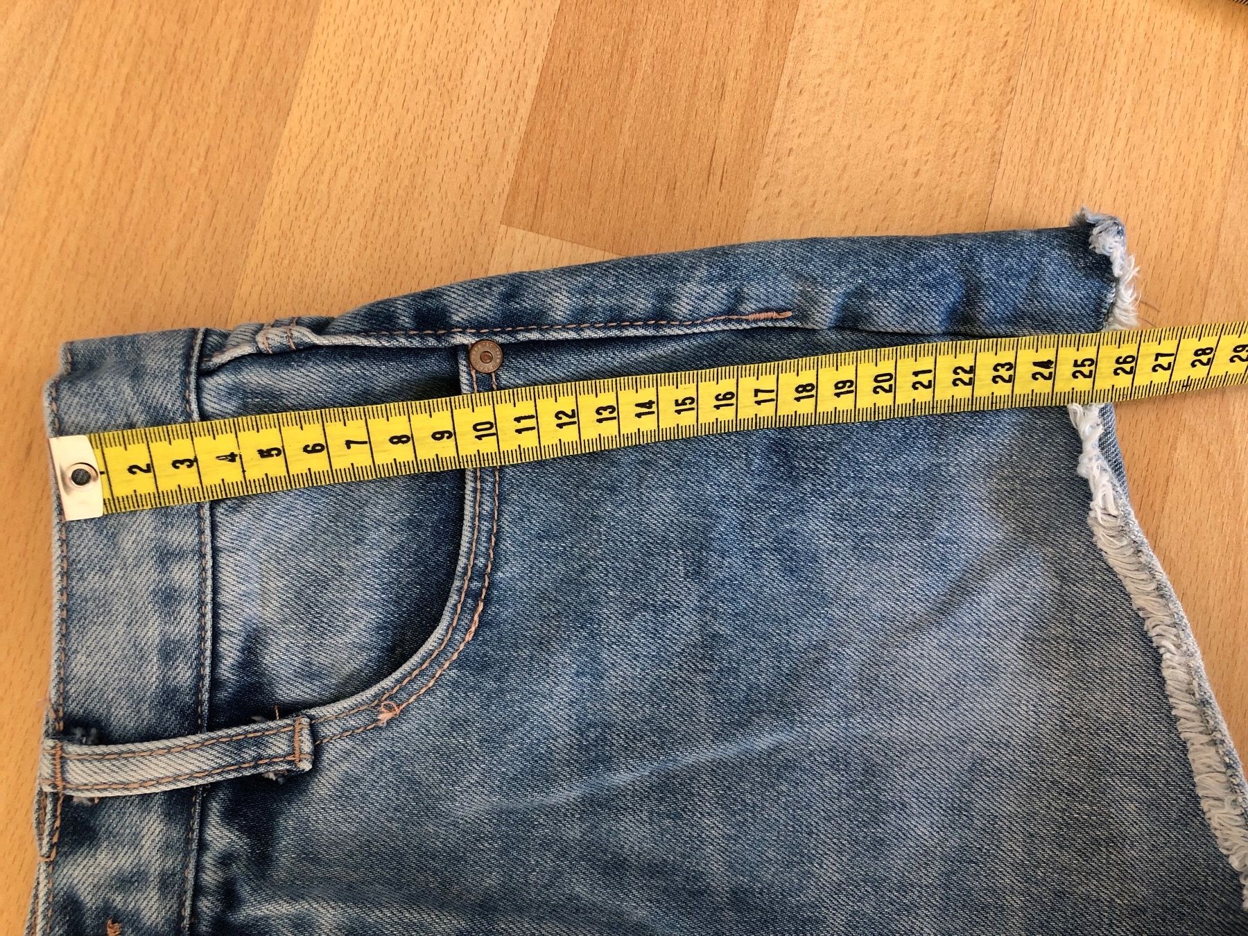 Zara Jeans: Zara Highwaist Shorts 34 – Usato da Dietlikon venduto da Luna77 2