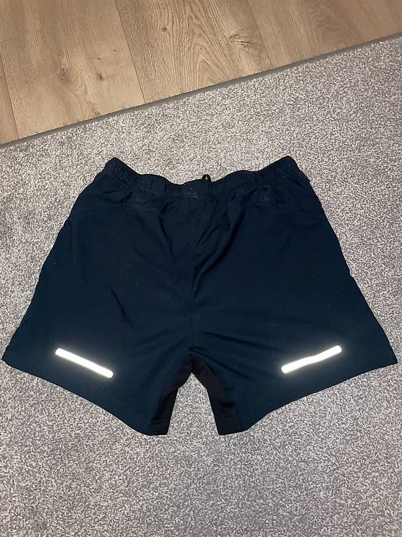 Pantaloni: Short de sport – Usato da Lucens venduto da lisacc 1