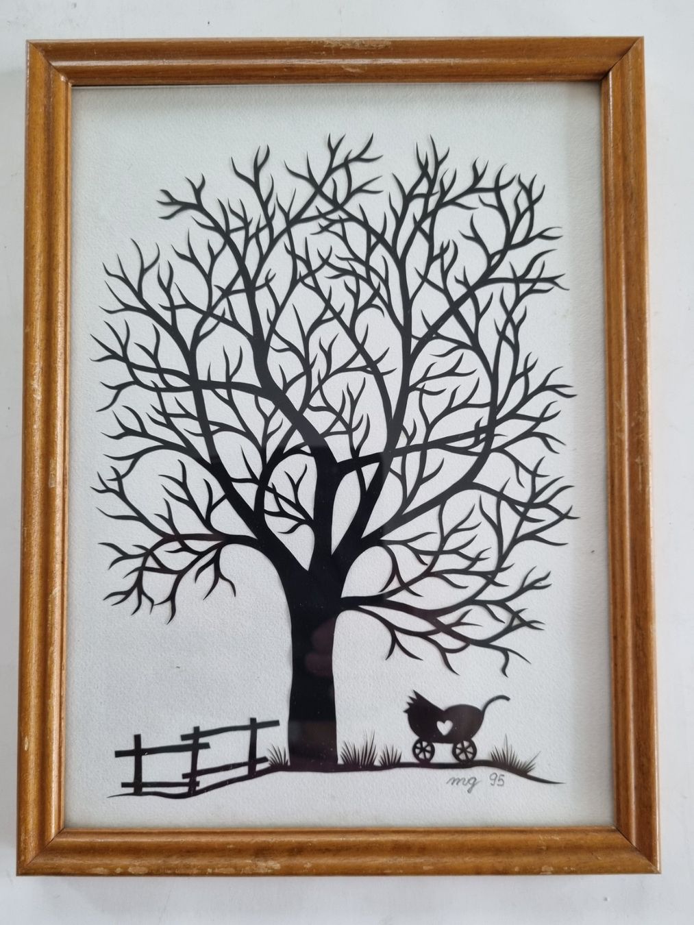 Grafica & Litografie: Scherenschnitt Bild Baum Kinderwagen monogrammiert, datiert – Usato da Opfikon venduto da Diversamente