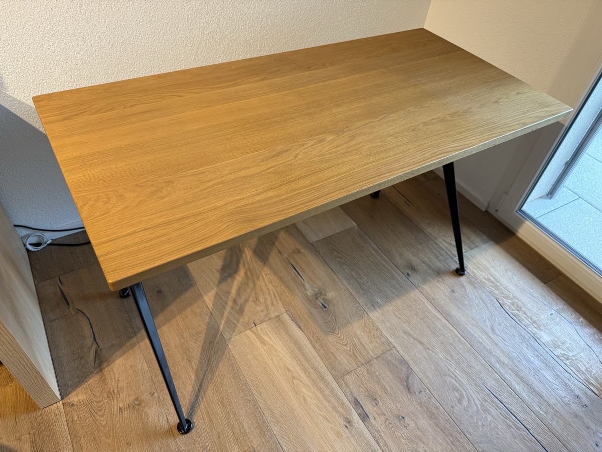 Vitra Scrivanie: Vitra Compas Direction Schreibtisch Eiche natur/schwarz – Usato da Alpnach Dorf venduto da mctaxi 3