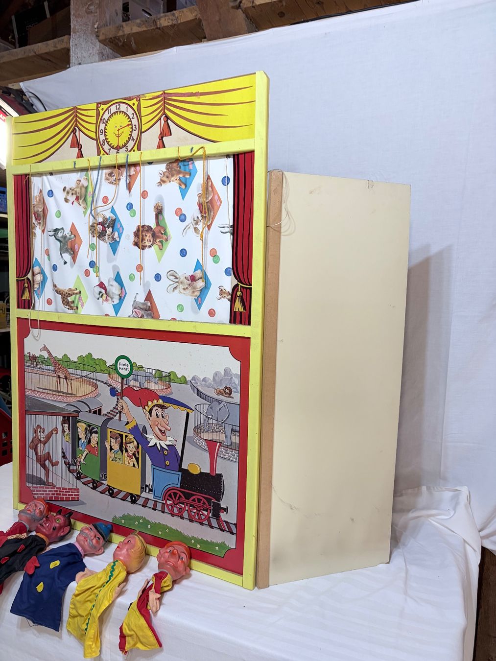 Giocattoli: Puppentheater mit Figuren, bespielt – Usato da Sevelen venduto da Tschitschi 3