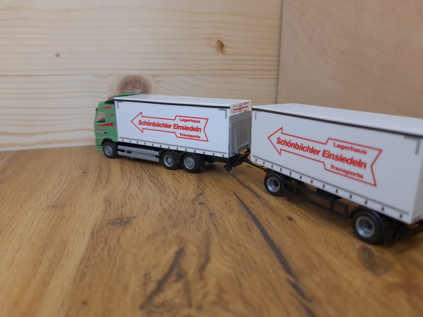 Herpa Modellini d'auto: VOLVO FH AZ Schönbächler Einsiedeln – Nuovo (secondo la descrizione) da Reiden venduto da vscp5 4