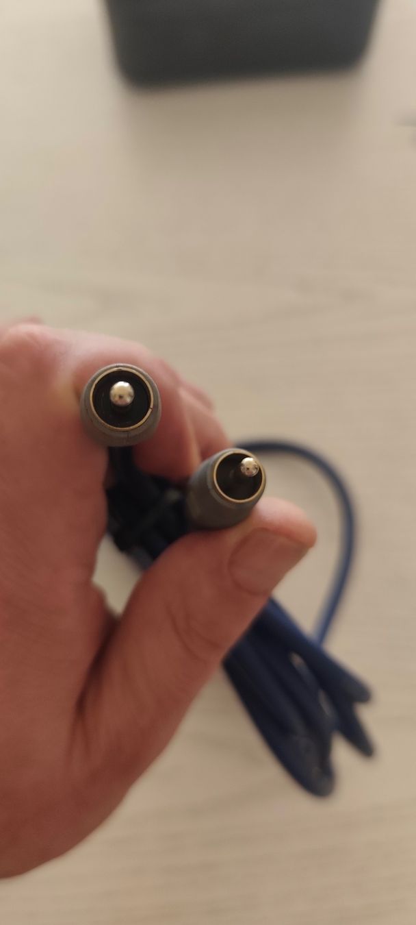 Câbles: Câble audio RCA bleu – D'occasion à Aigle par Dadavd 1