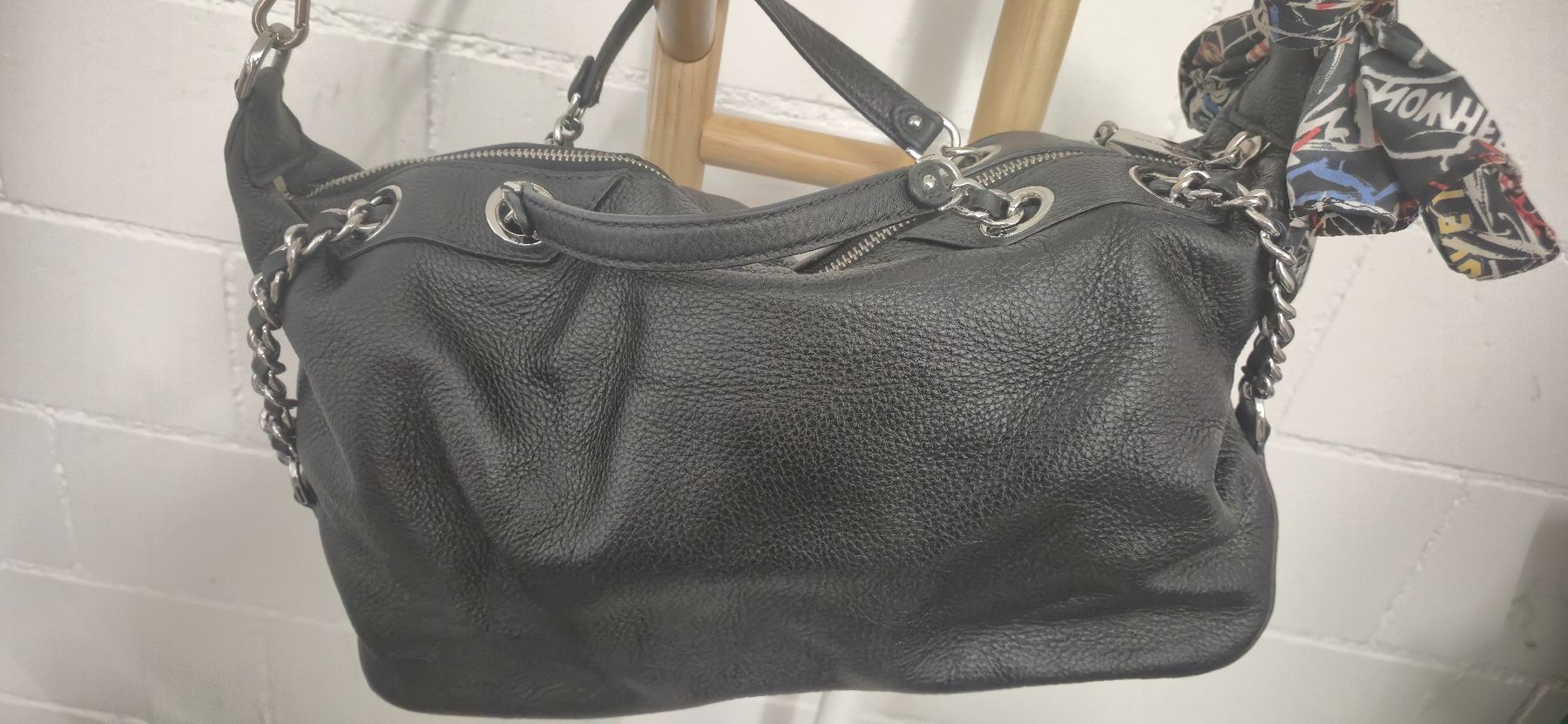 Michael Kors Sacs femmes: Michael Kors Handtasche schwarz Leder  – D'occasion à Bonstetten par MB161 3