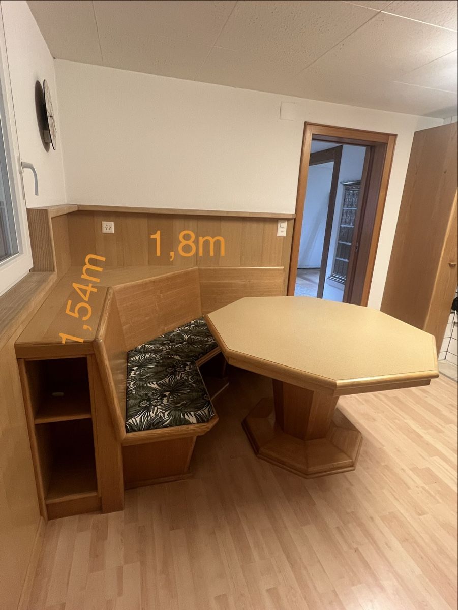 Set di tavolo e panche: Rustikale Eckbankgruppe, Esstisch, Holz – Usato da Ruggell venduto da sumpfbiba 2