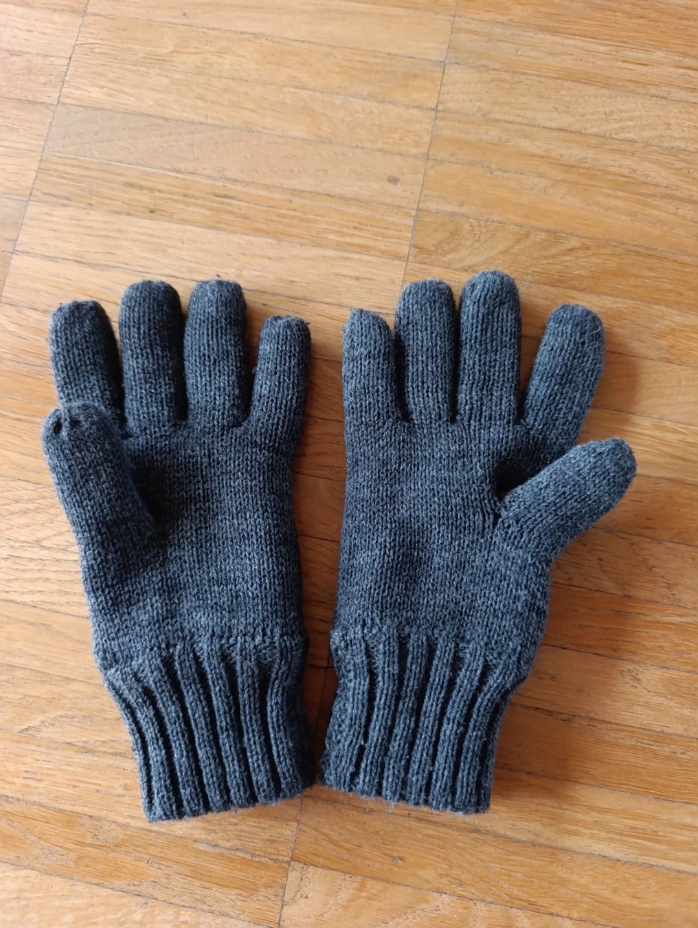 Guanti & manicotti: Kinder Handschuhe grau Gr 128 – Usato da Zürich venduto da mir_2kjl 1