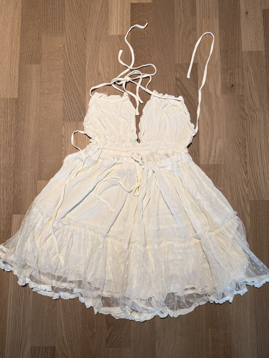 Vestiti: Cute beige dotted lace summer dress – Usato da Spreitenbach venduto da 94l_9shv 1