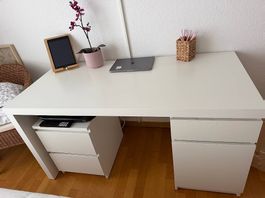 MALM SCHREIBTISCH