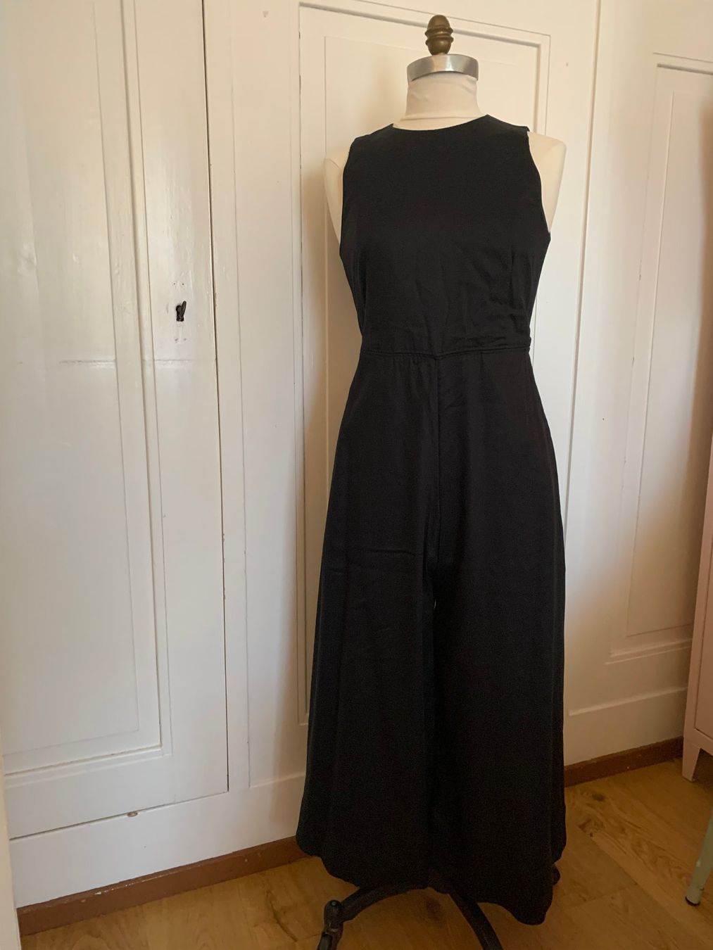 Cos Tute: COS Jumpsuit schwarz Gr. 36 – Usato da Thun venduto da Crown7