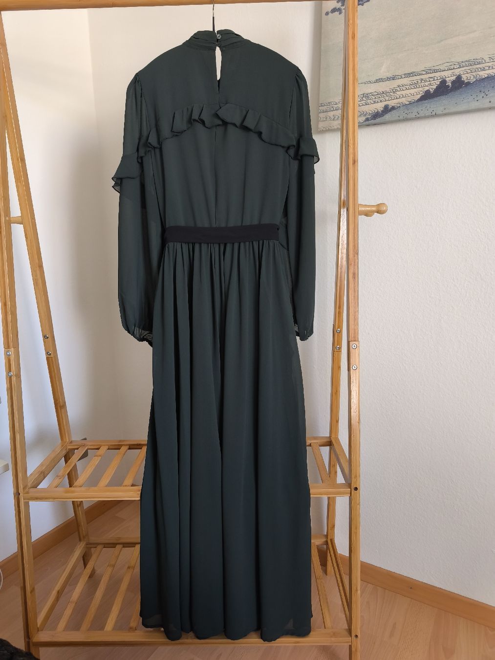 Vestiti: Reserved dress M with frills – Usato da Zürich venduto da nir_n9jc 1