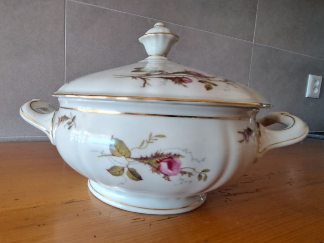 Rosenthal Servierplatten: Magnifique plat Rosenthal avec couvercle – Gebraucht aus Neuchâtel von Forestmanz