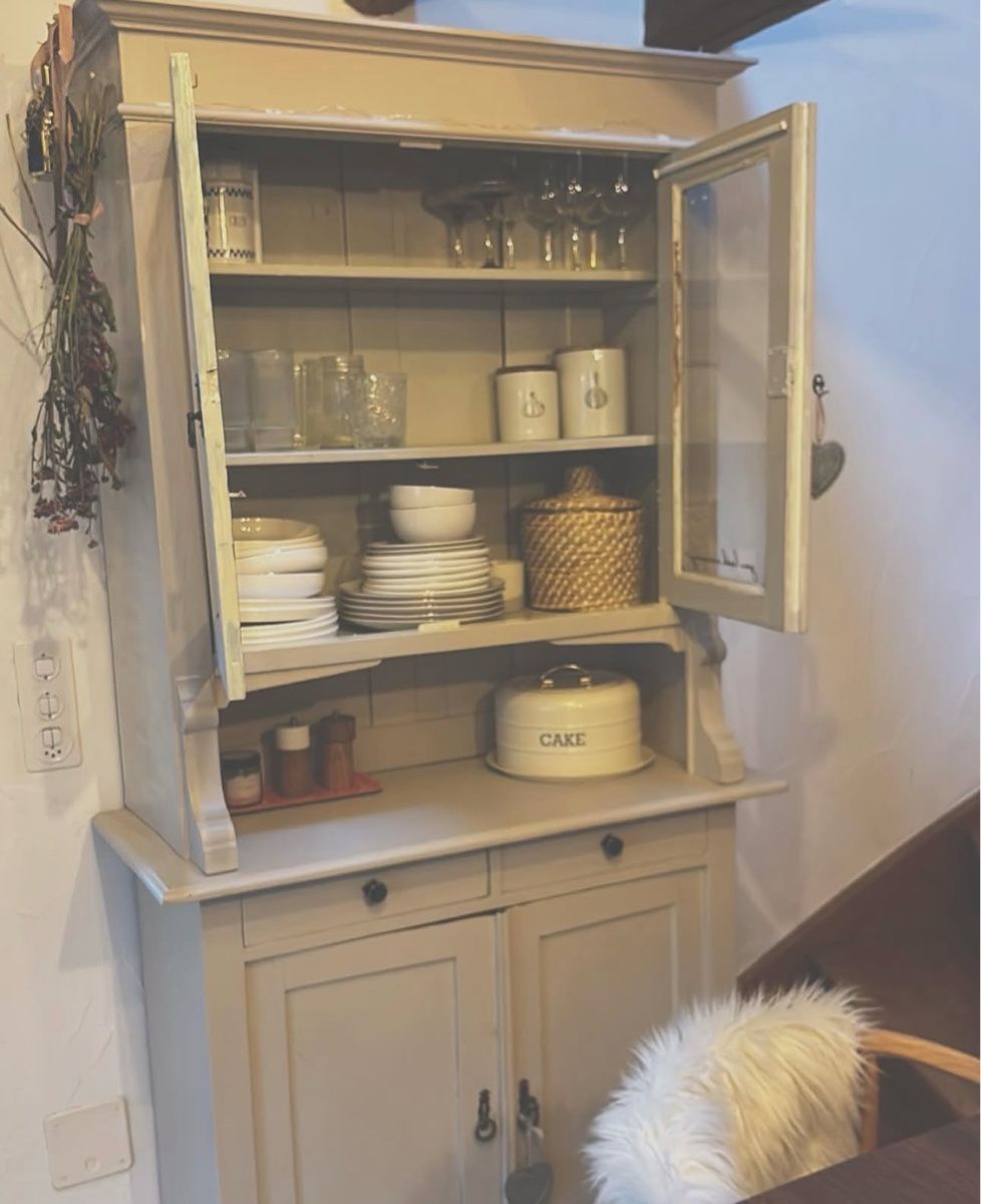 Vetrine: Vitrine Landhausstil creme gebraucht – Usato da Pfäffikon ZH venduto da Svenja.kaeser