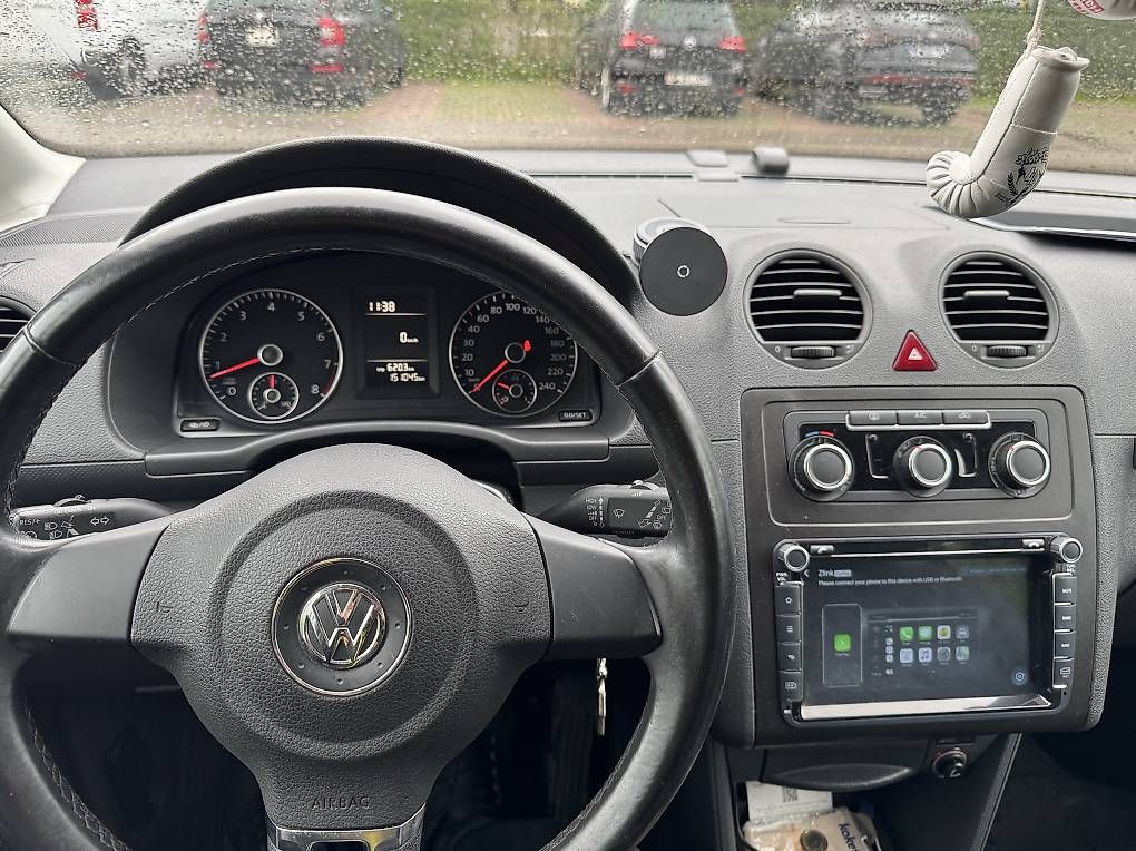 Véhicules utilitaires: VW Caddy 1.2 TSI Trendline – D'occasion à Frenkendorf par DonGruunz 4