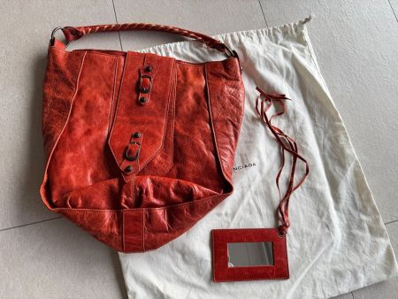 BALENCIAGA CHEVRE SHRUG HOBO BAG