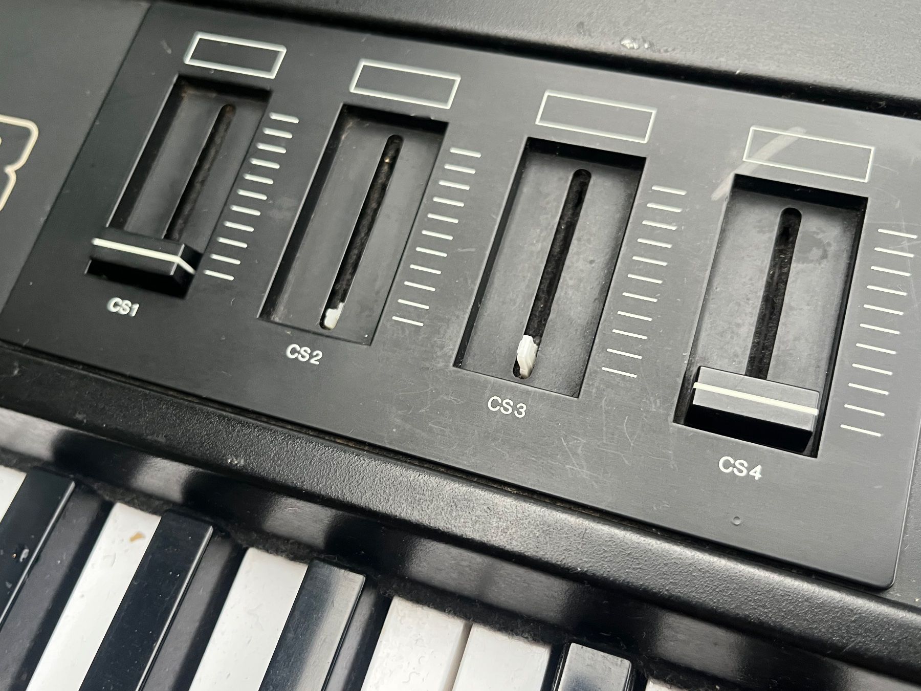 Yamaha Strumenti musicali: YAMAHA KX-88 Master Keyboard – Usato da Wiesenberg venduto da swissantik 9