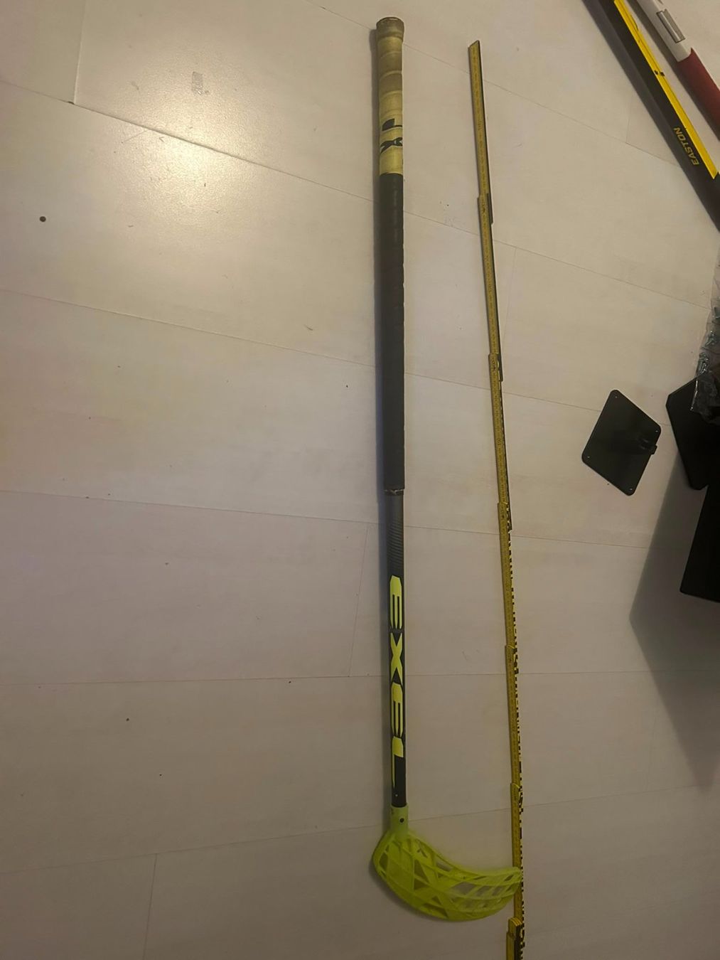 Exel Unihockey: EXEL Unihockeyschläger – Usato da Madetswil venduto da Luck_4_Ever 1