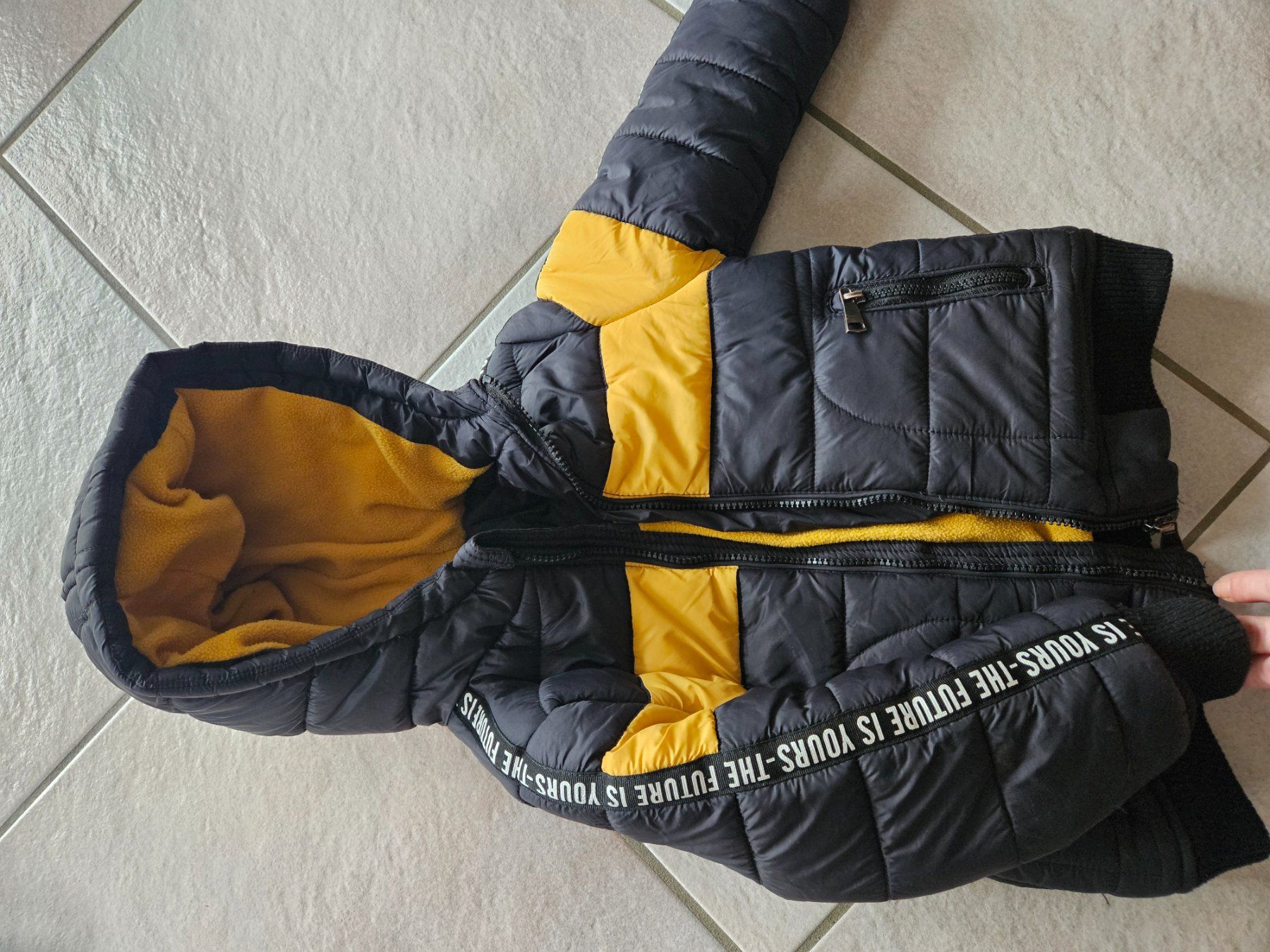 Jacken & Mäntel: Veste taille 98 – Gebraucht aus Vétroz von sas_yln5 1