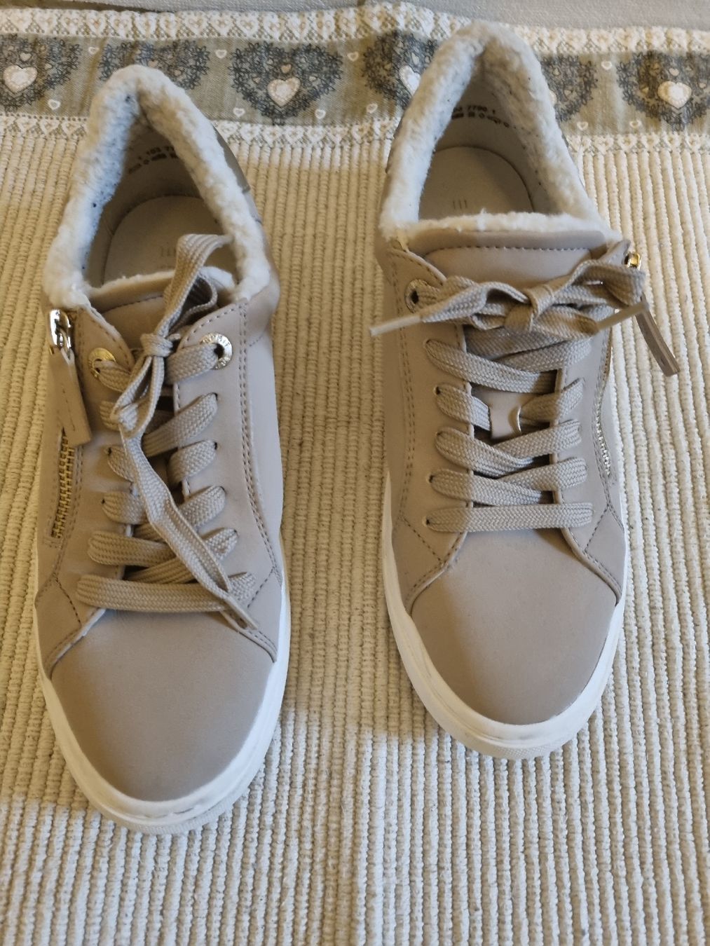 Esprit Scarpe da donna: Esprit Sneaker Gr. 38 – Usato da Thalwil venduto da Briscolina