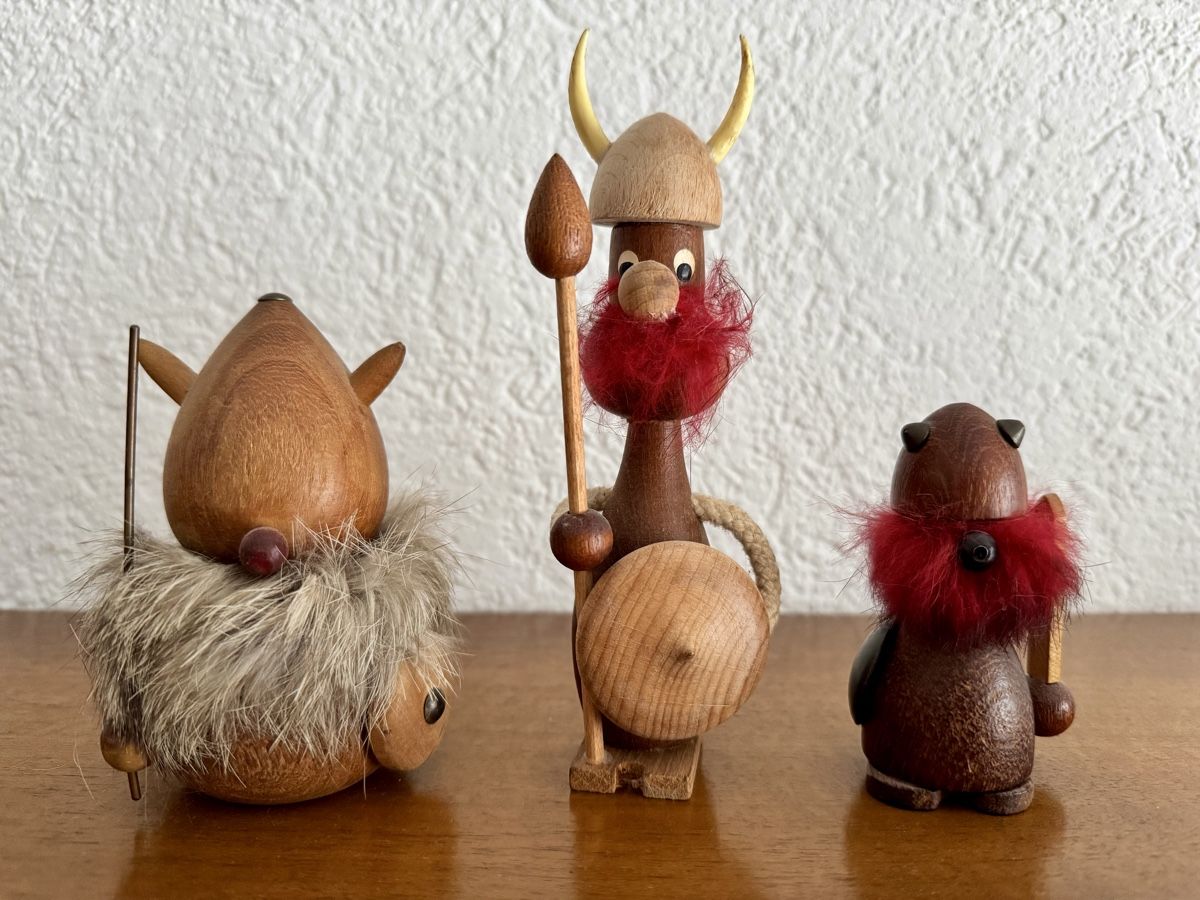 Statuette: Dänische Holzfiguren, Wikinger, 3 Stück – Usato da Wolfwil venduto da whyjoker