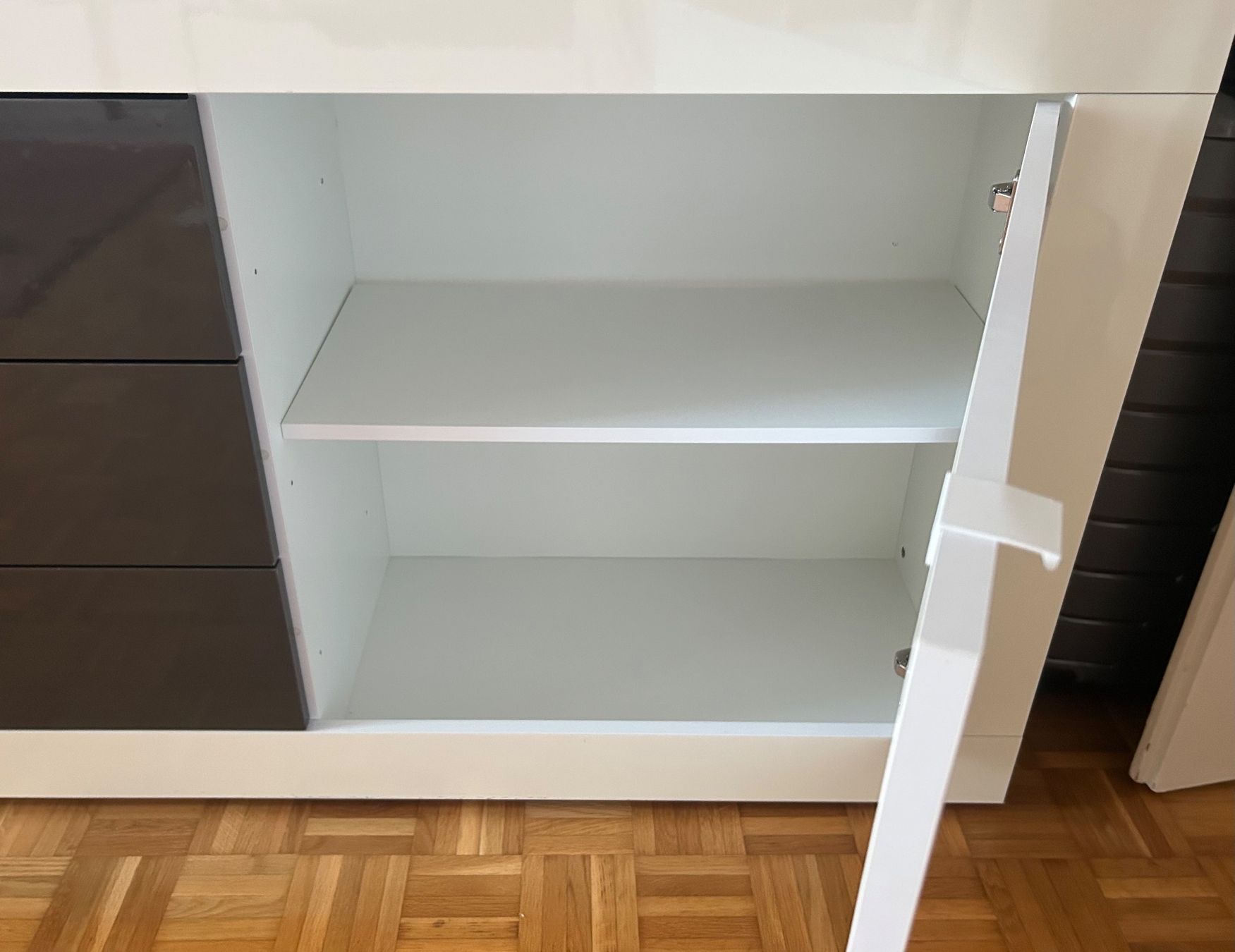 Cassettiere: Sideboard Kommode 210x84x42 im hochglanzoptik – Usato da Adliswil venduto da sil_v8dy 2