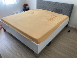 Zu verschenken Bett inkl Lattenrost