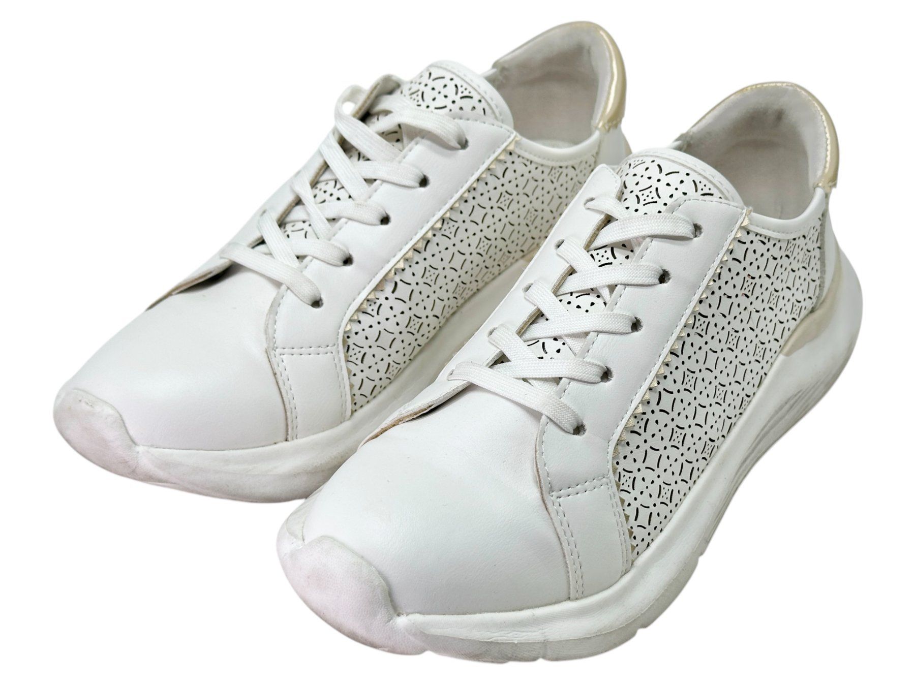 Scarpe da donna: Baskets Bata RedFoam en cuir blanc. Pointure 38 – Usato da Morges venduto da deco.vintage 7