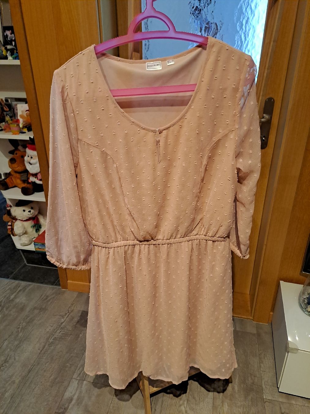 Kleider: Bodyflirt Kleid pink Grösse 40  – Gebraucht aus Rickenbach LU von bishiida
