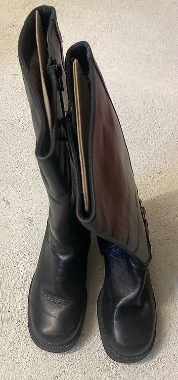 Scarpe da donna: Gefütterte Lederstiefel Gr. 39 – Usato da Stein am Rhein venduto da kar_9lmg 2