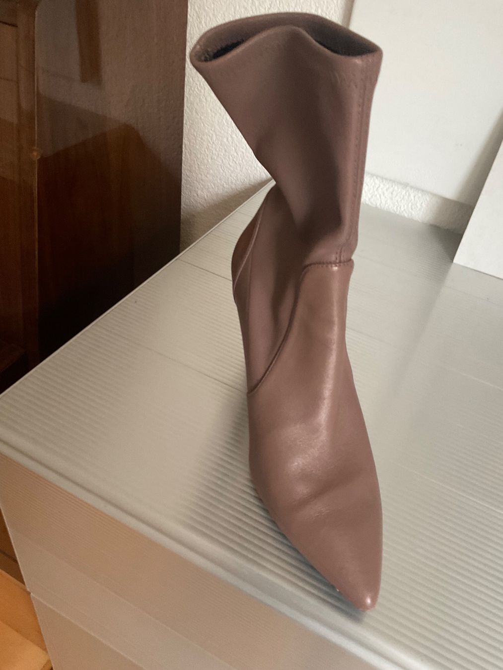 Chaussures femmes: Stiefelette Stuart Weitz,an – Neuf (Voir description) à Zürich par m4m3m2m1 1