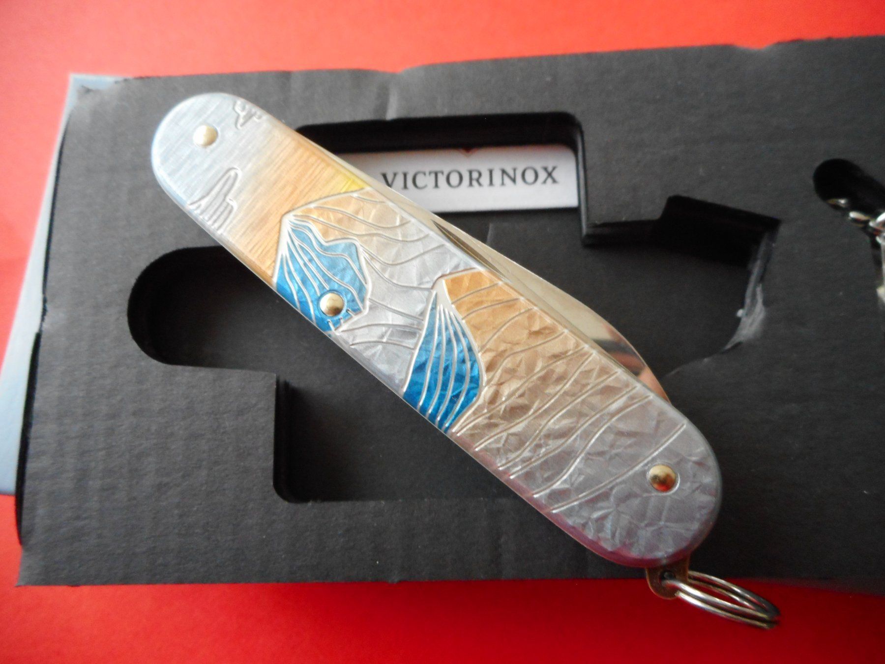 Victorinox Coltelli tascabile: Victorinox  Winter Magic 2023 – Nuovo e nell'imballaggio originale da Rotkreuz venduto da Hubbil 2