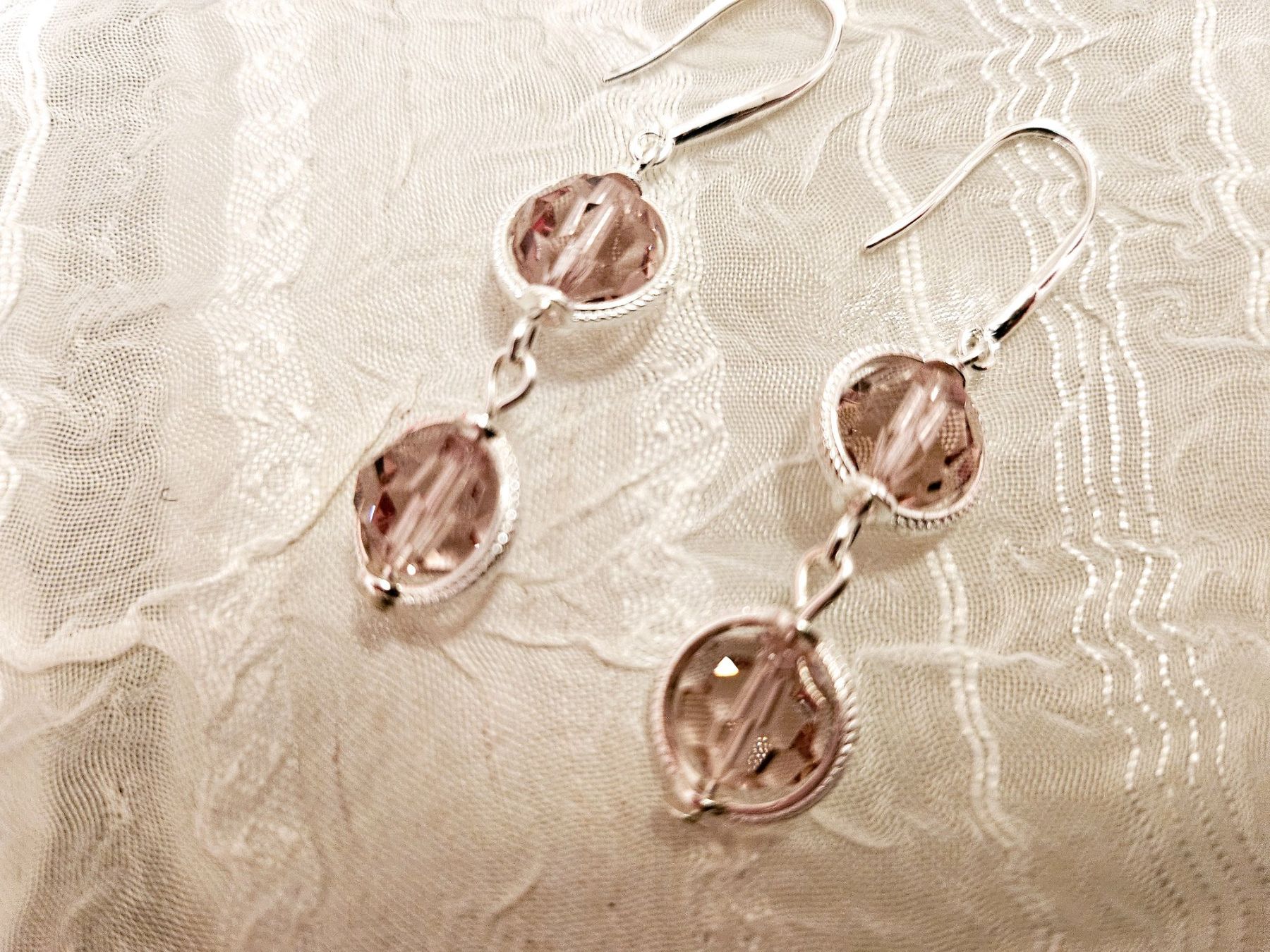 Ohrringe & -stecker: Ohrringe aus Swarovski Perlen Light Amethyst – Neu (gemäss Beschreibung) aus Dietikon von Eleda 1