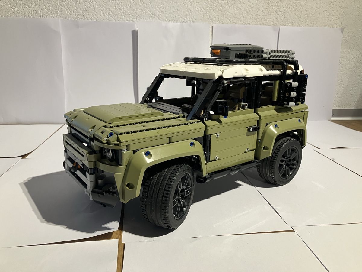Lego Jeux de construction: Lego technic land rover devender42110 ohne Sticker  – D'occasion à Oberbütschel par cheuae