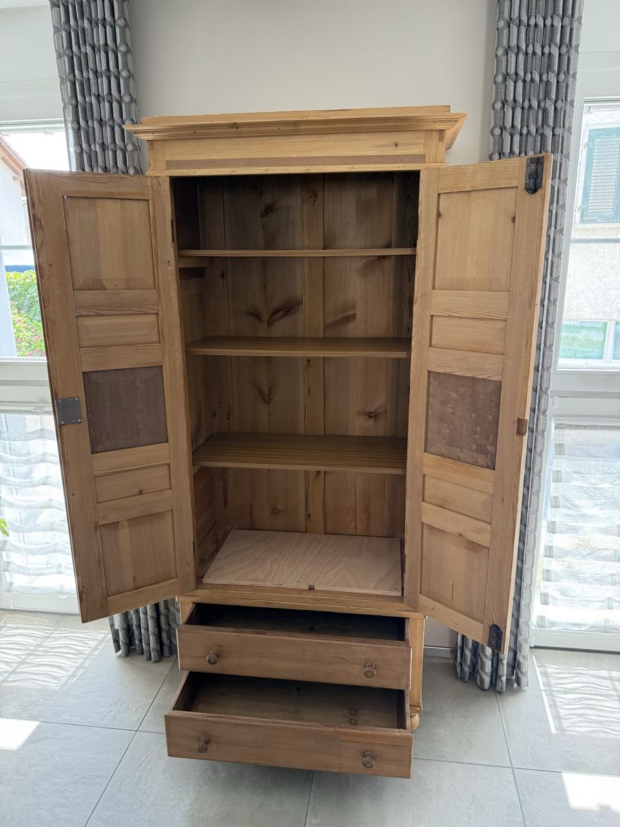 Schränke: Schöner Holzschrank – Gebraucht aus Märstetten von Lehnik 4