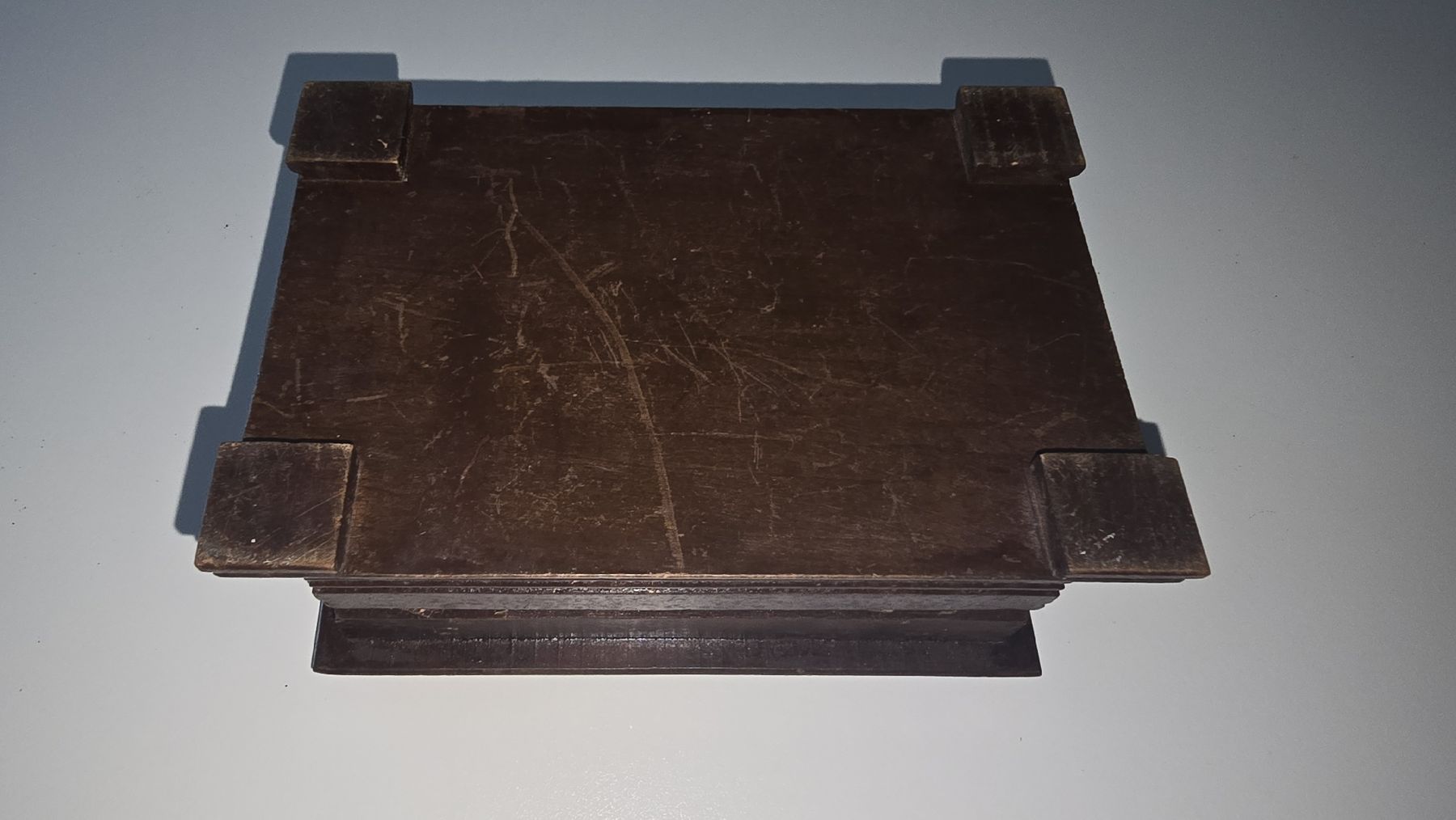 Cassapanche: Alte Holzschatulle mit starker Patina – Usato da Zürich venduto da donaciro 3