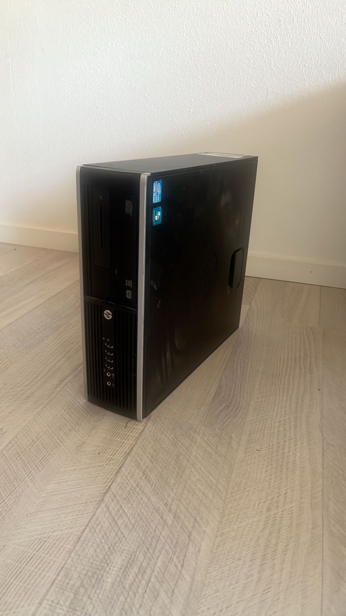 Hewlett Packard PCs: HP Desktop PC gebraucht – D'occasion à Lätti par sur_yc9c